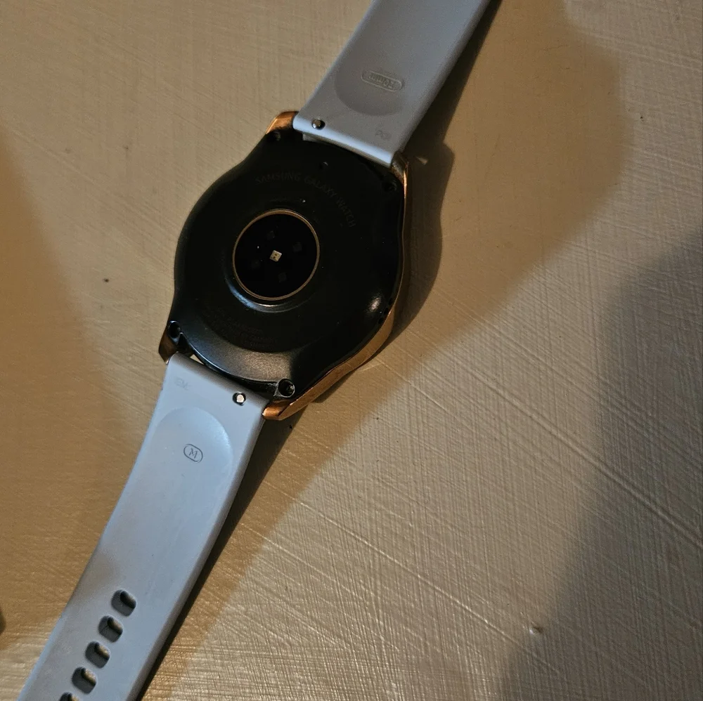 Samsung rose gold 4 watch 4mm.